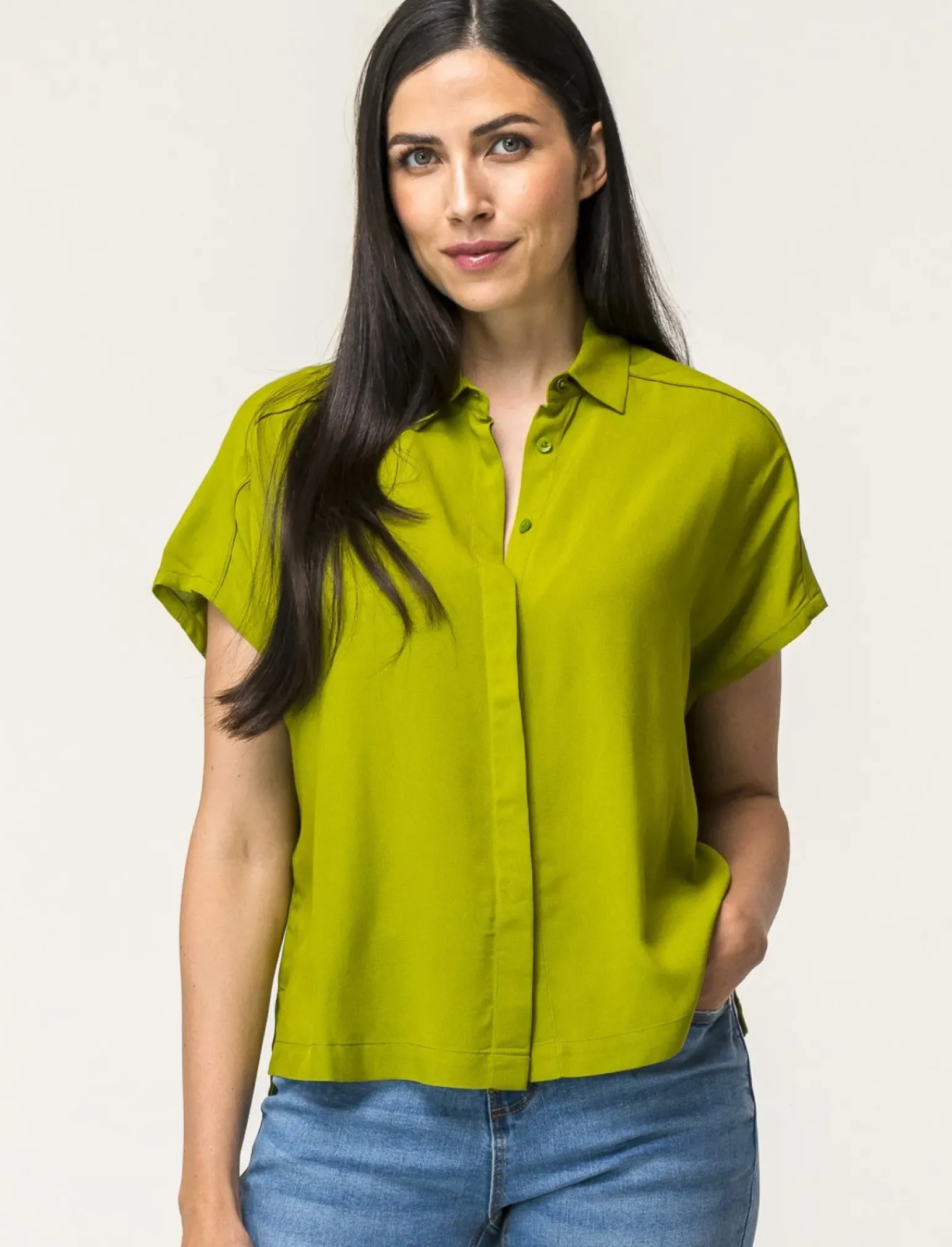 Donna Piazza Italia Camicie E Casacche<Camicia mezza manica con abbottonatura sul davanti e arriccio su spalla - pistacchio
