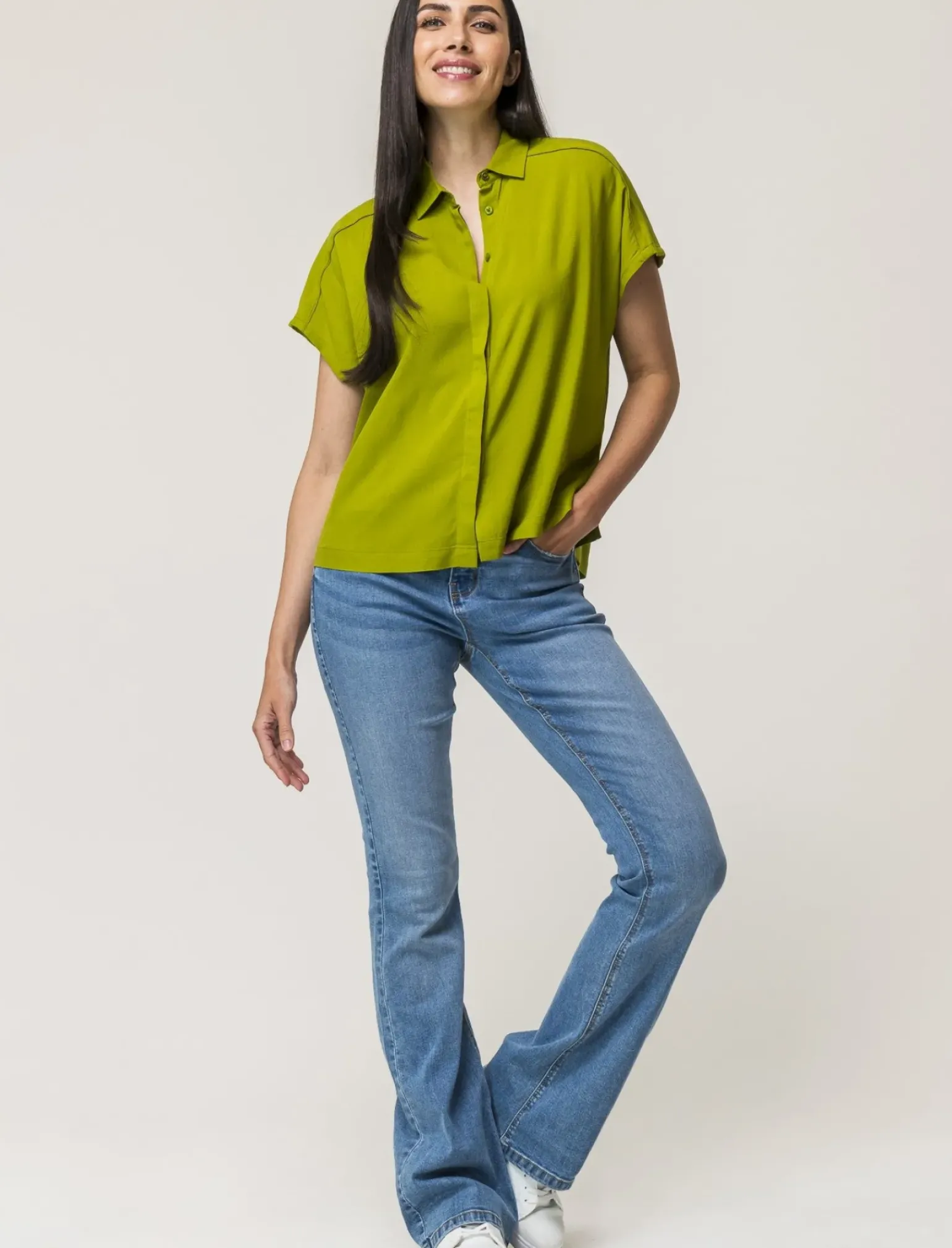 Donna Piazza Italia Camicie E Casacche<Camicia mezza manica con abbottonatura sul davanti e arriccio su spalla - pistacchio