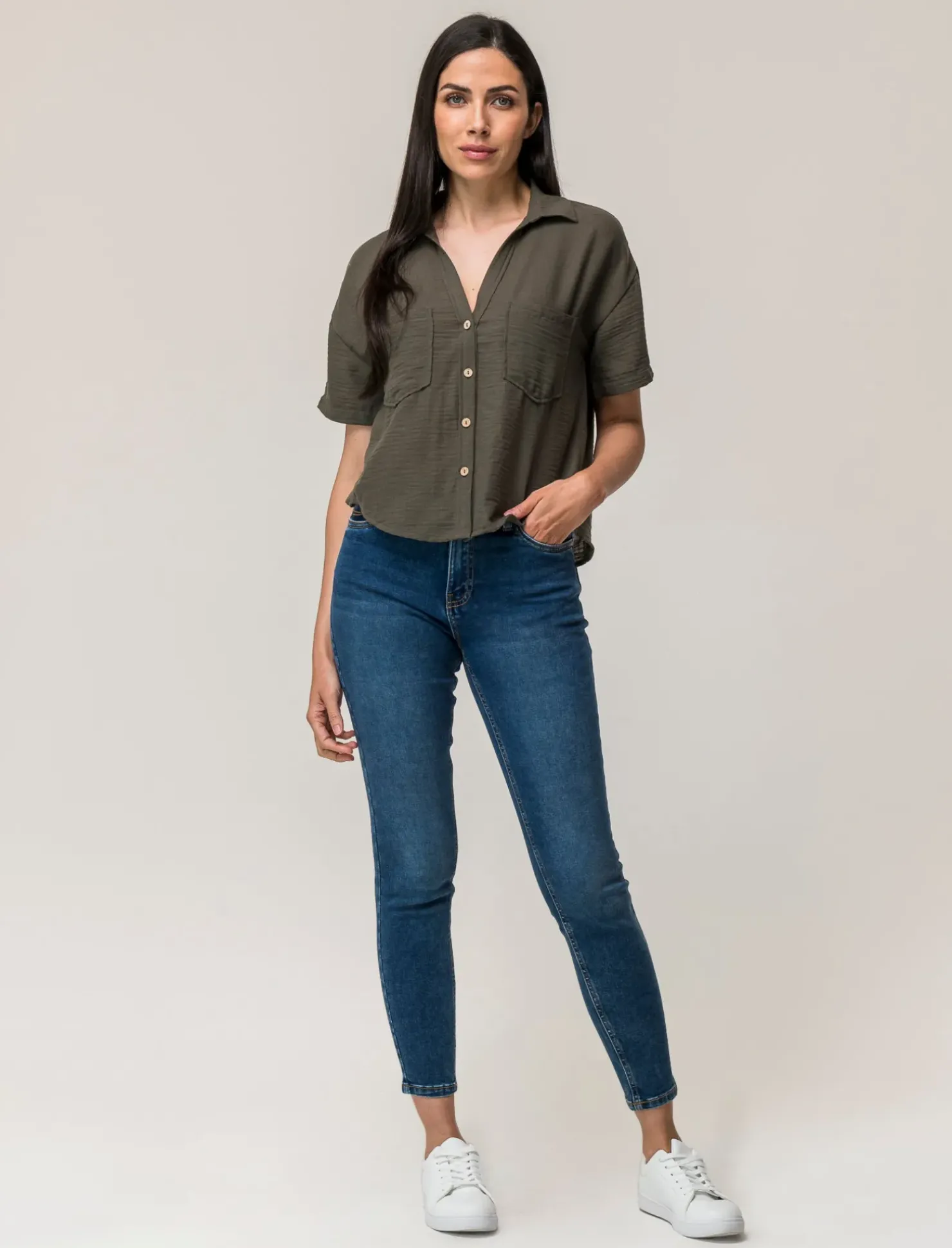 Piazza Italia Camicia mezza manica scollo a V e tasche applicate - Ve.milit. Verde Shop