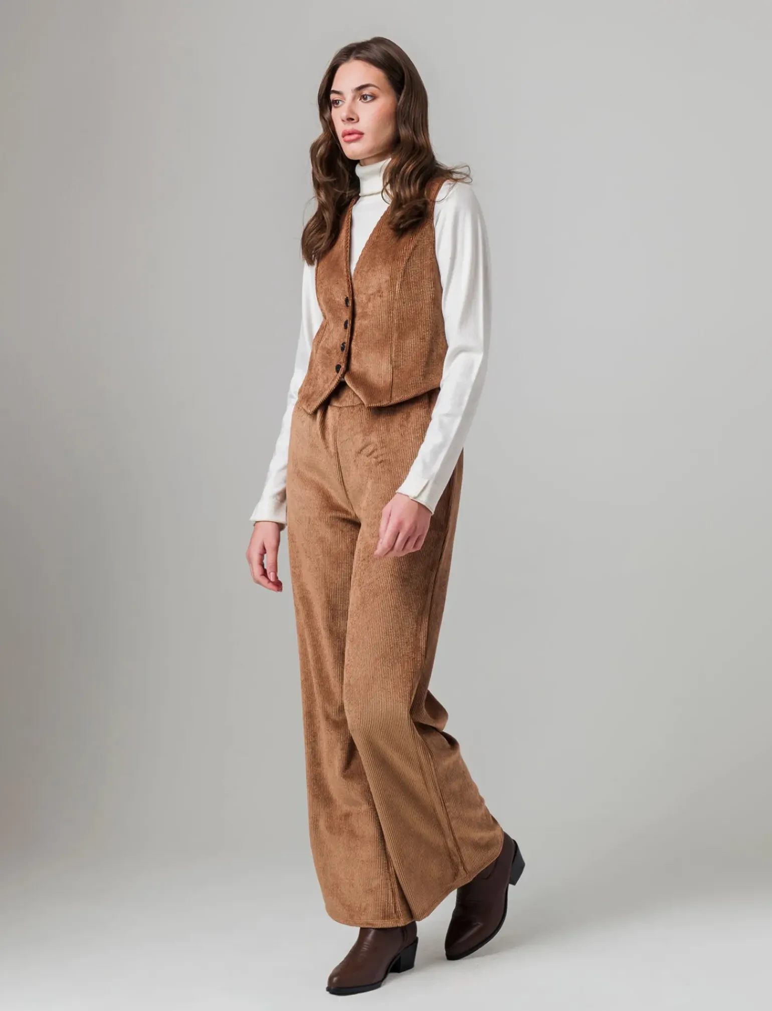 Donna Piazza Italia Giacche E Blazer<Gilet a coste in tessuto effetto velluto con bottoni - tabacco