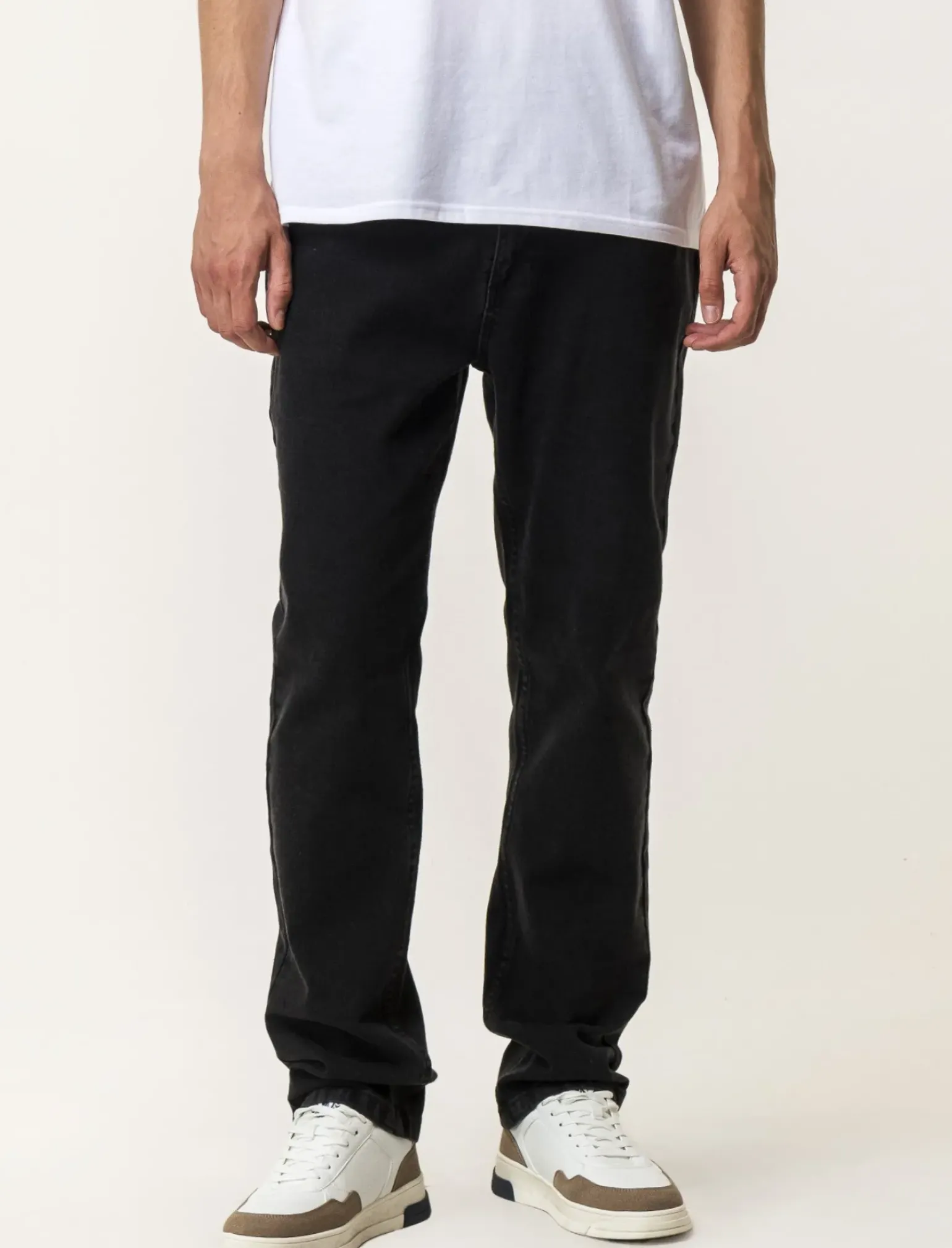 Uomo Piazza Italia Jeans<Jeans regular fit a cinque tasch in tessuto denim stretch.Chiusura anteriore con cernierae bottone. -