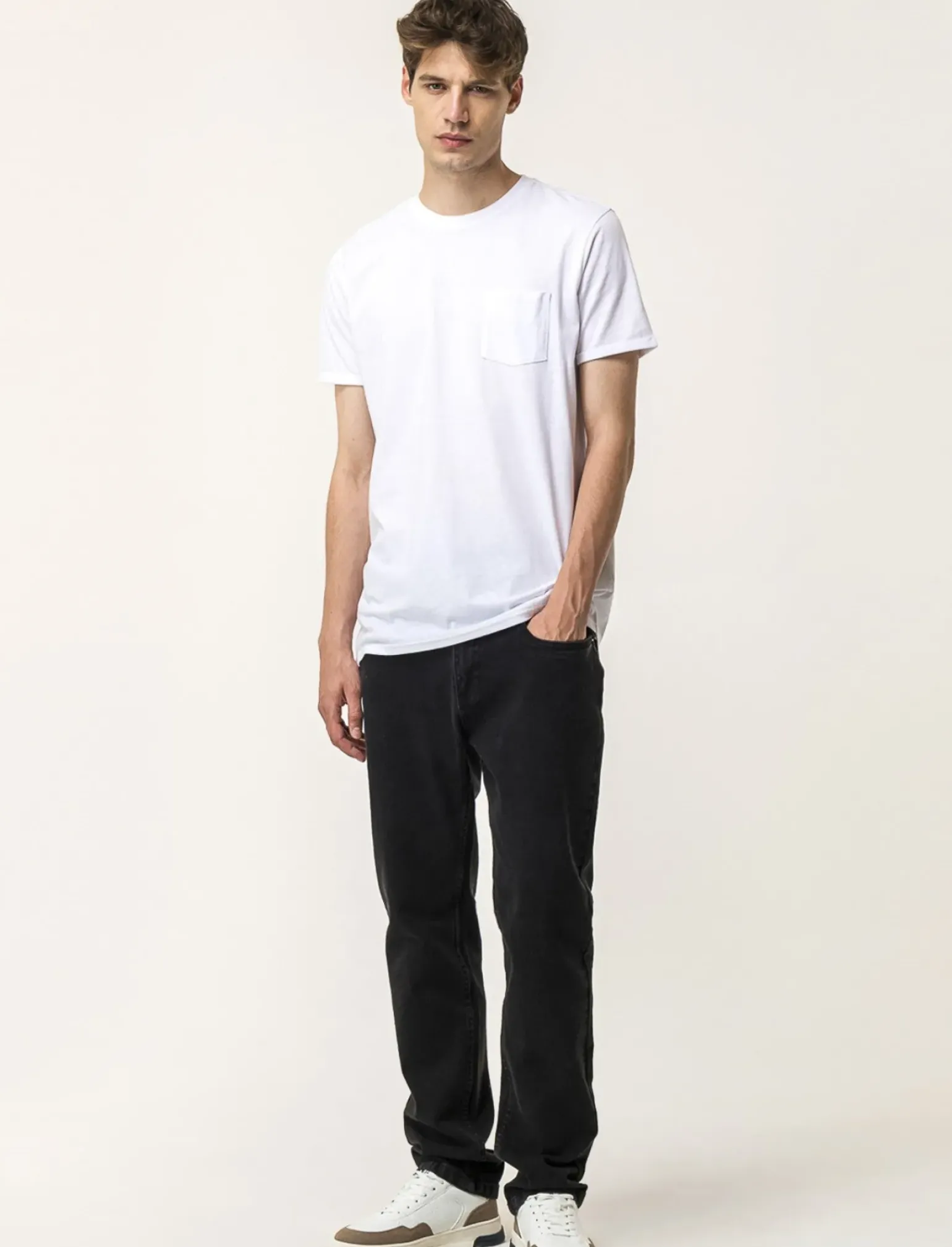 Uomo Piazza Italia Jeans<Jeans regular fit a cinque tasch in tessuto denim stretch.Chiusura anteriore con cernierae bottone. -