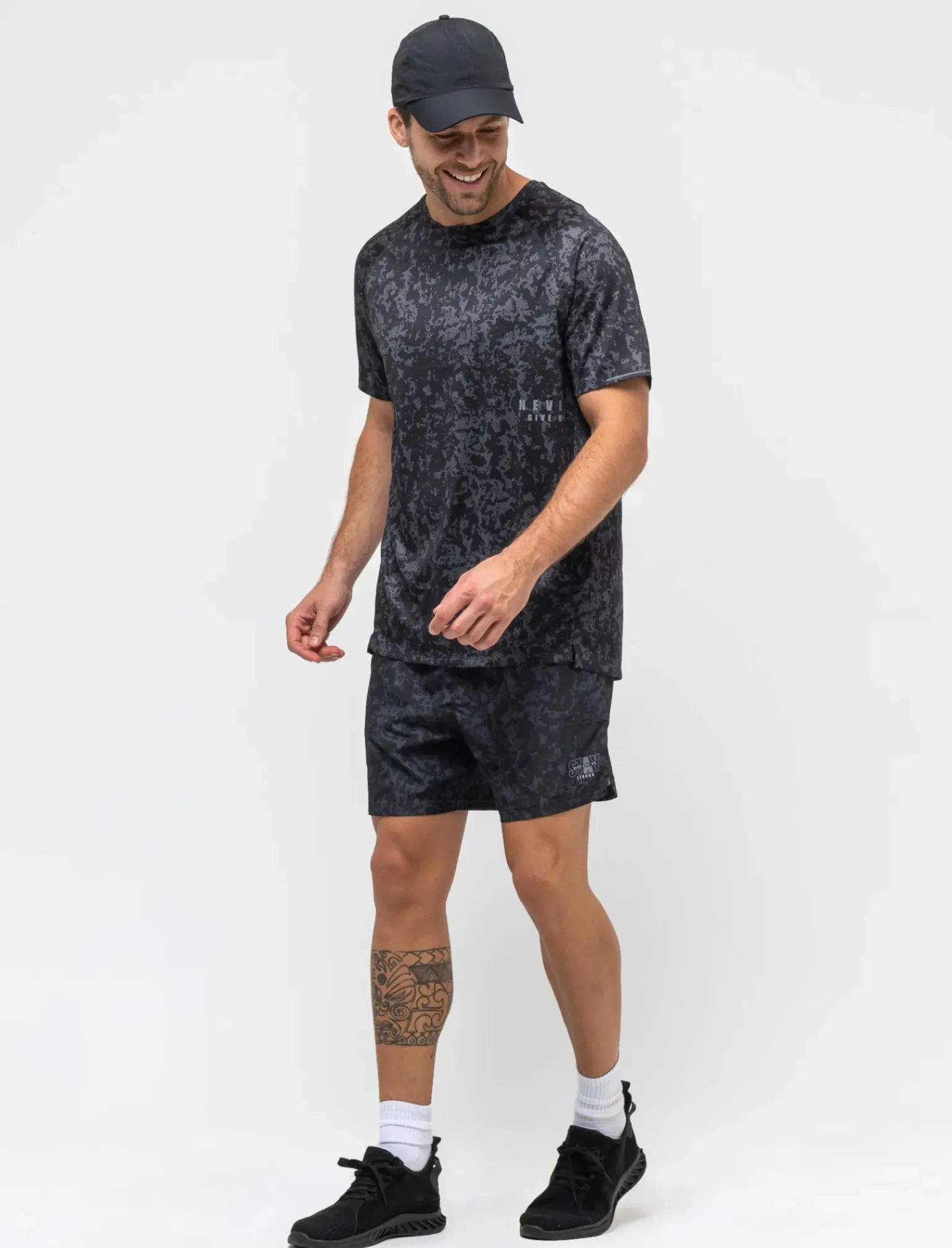 Uomo Piazza Italia Polo E T-Shirt<Maglietta in tessuto tecnico stampato all over - asfalto