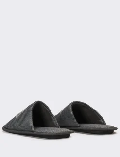 Uomo Piazza Italia Pantofole<Pantofola in tessuto con stampa. In due varianti colore - Nero