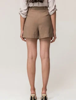 Donna Piazza Italia Shorts<Short formale in tessuto fliodo lunghezza media con chiusara con gancio e bottone - castoro