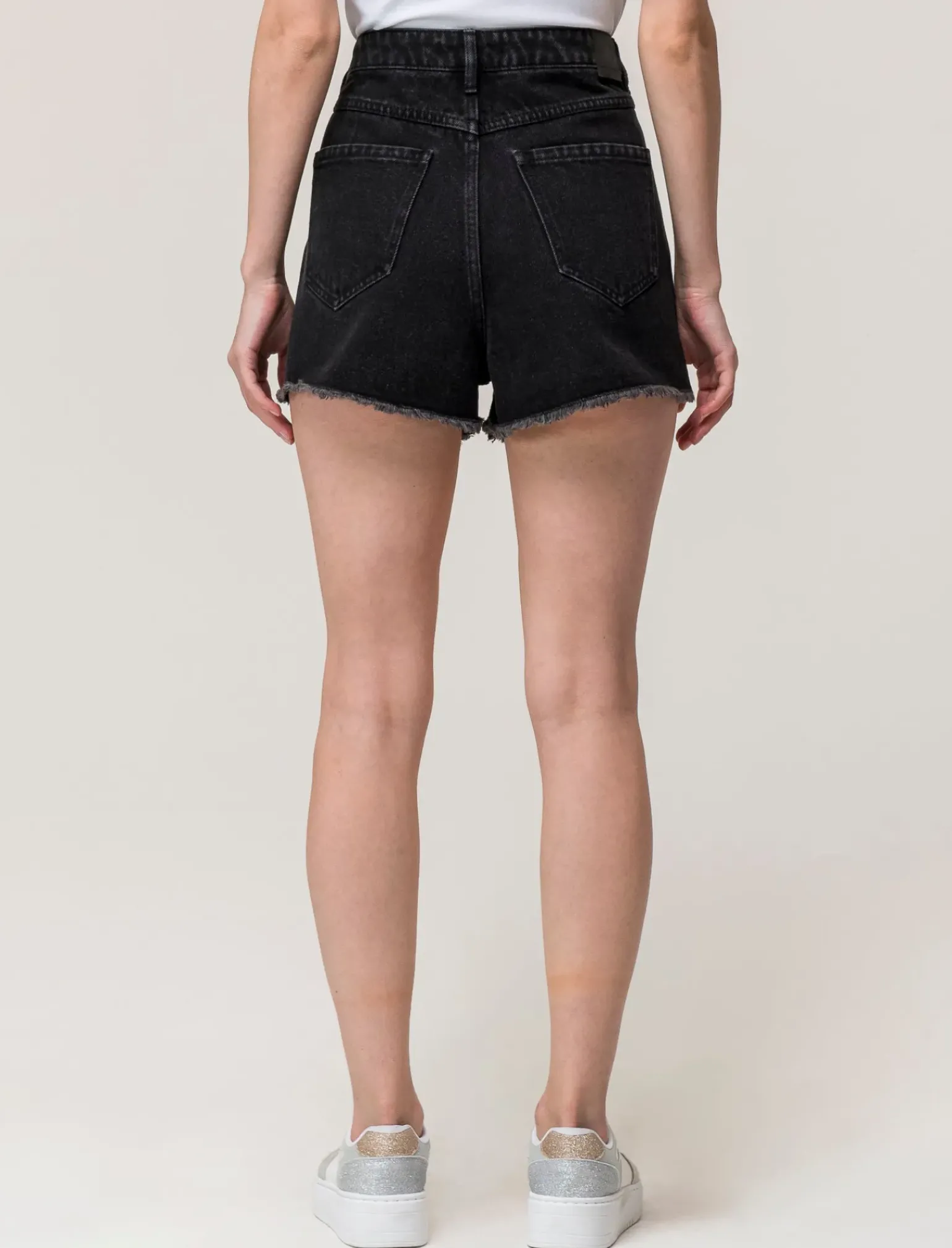 Donna Piazza Italia Shorts<Short in tessuto denim con orlo sfrangiato,apertura con zip e bottone -