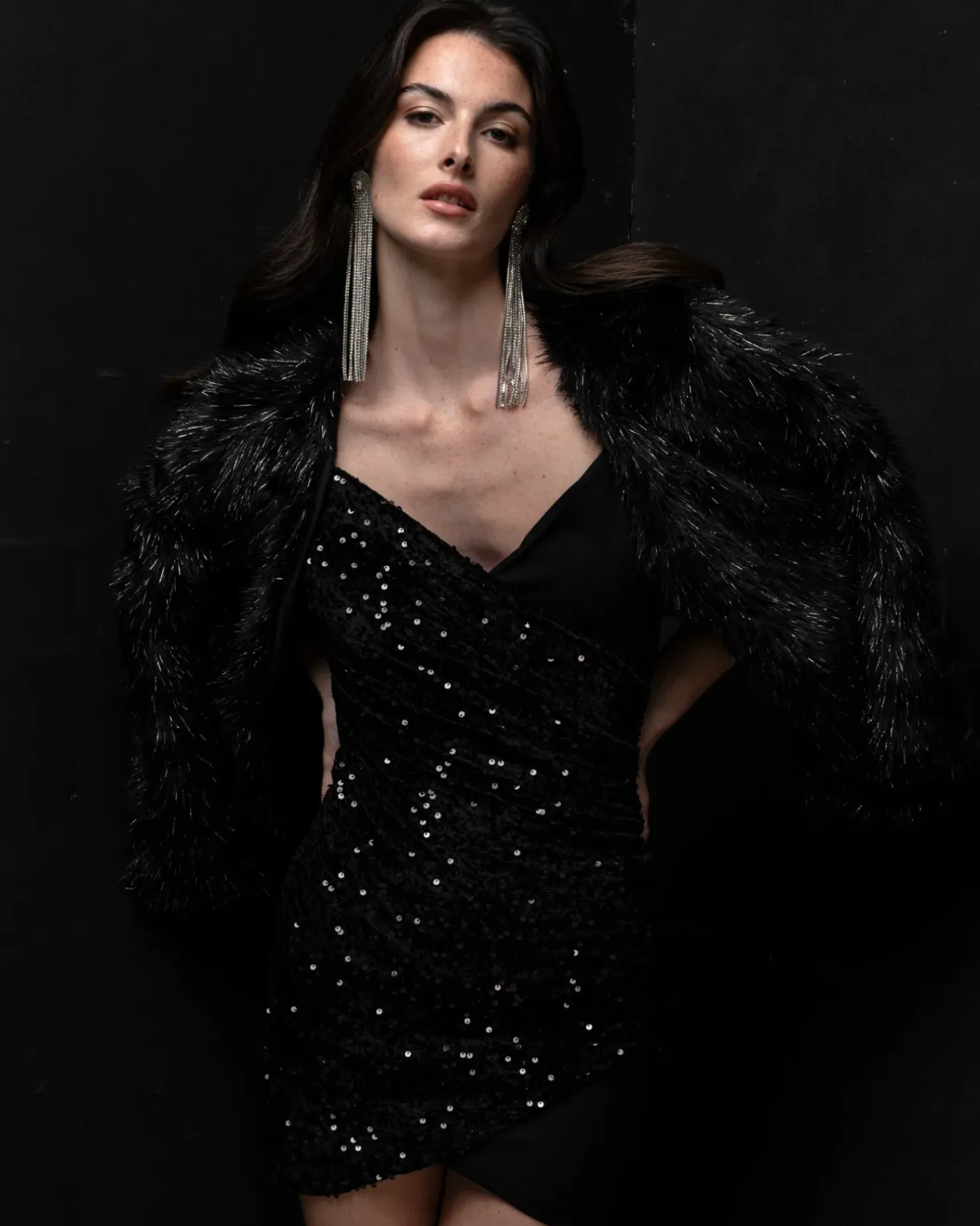 Piazza Italia Vestito asimmetrico con paillettes - Nero Discount